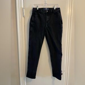 Hollister Ultra High Rise Mom Jean Black Size 11L W30 L29